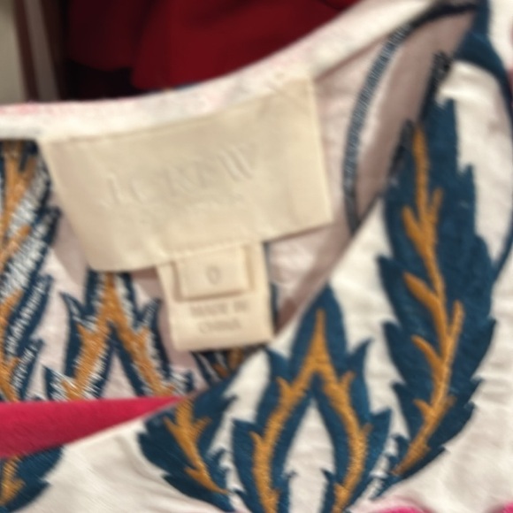 Beautiful J Crew size 0 pink flowered blouse - Picture 2 of 3